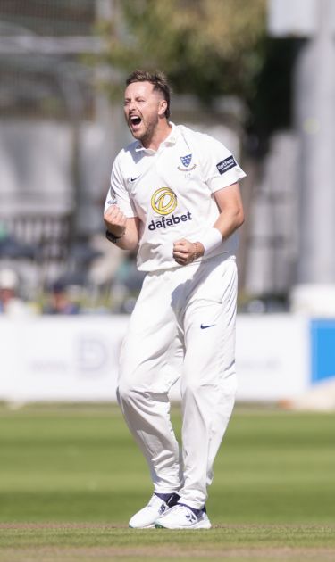 Ollie Robinson in action for Sussex