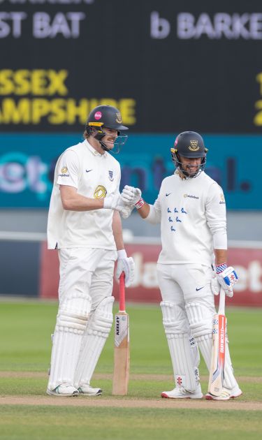 Sean Hunt bats with Tom Haines out in the middle