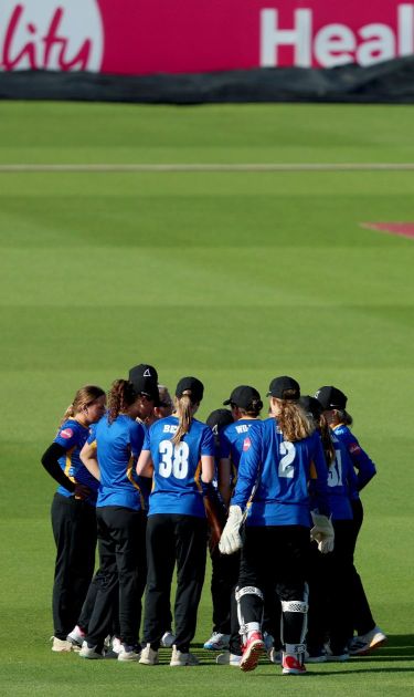 Sussex Sharks Women in a huddle