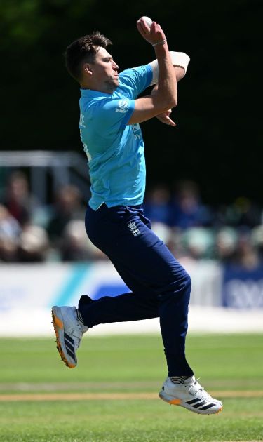 Henry Crocombe steams in