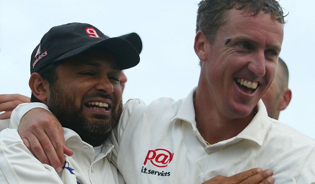 Mushtaq Ahmed and Murray Goodwin