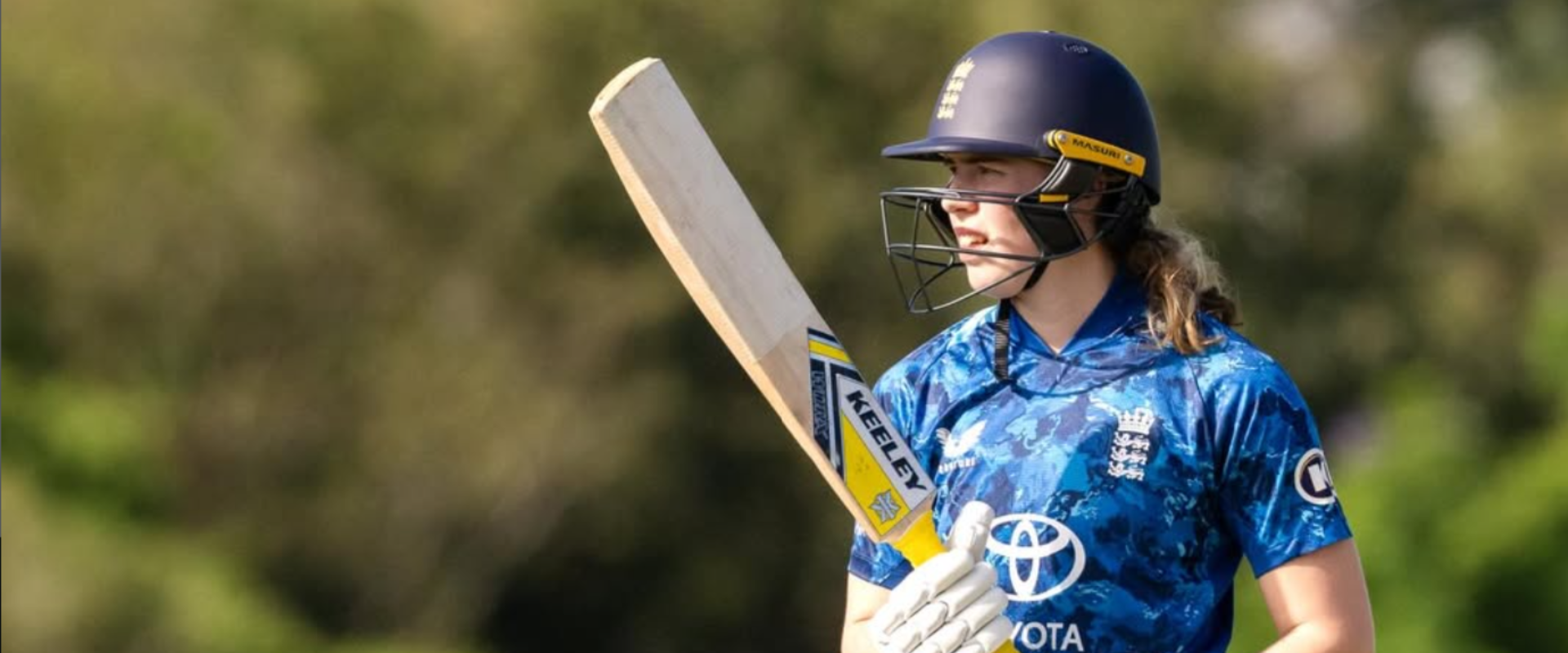 Mollie Adams in action for England U19s