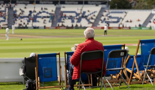 Sussex member sitting at the cromwell road ending watching sussex