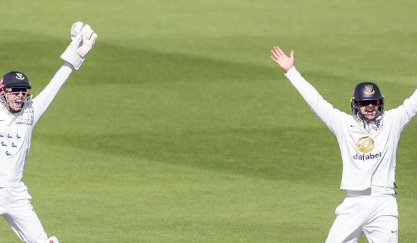 Oli Carter and John Simpson up in arms 