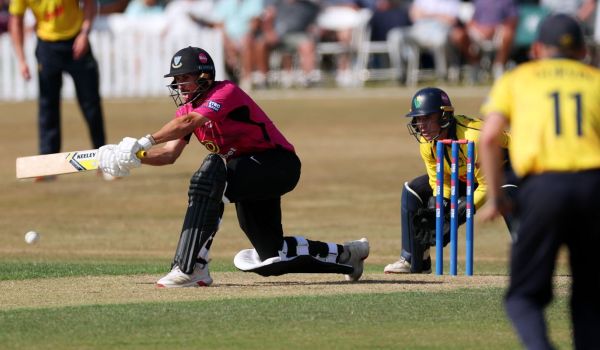 Fynn Hudson-Prentice batting.