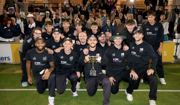 Roffey CC Celebrate with supporters